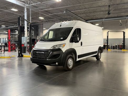 Used 2025 RAM ProMaster 2500 w/ Convenience Group FWD image 10