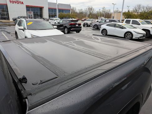 Used 2025 Toyota Tundra Platinum AWD/4WD image 26