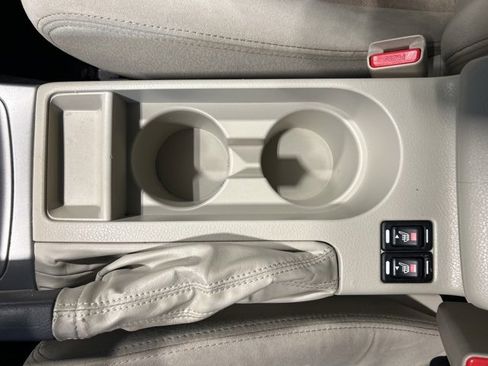 Used 2010 Subaru Impreza 2.5i Premium image 17