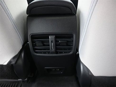 Used 2023 Toyota Corolla Cross LE image 24