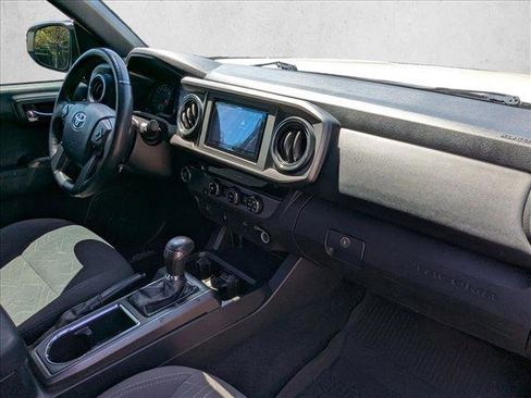 Used 2017 Toyota Tacoma TRD Off-Road w/ Tow Package image 20