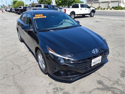 Used 2023 Hyundai Elantra SE FWD image 3