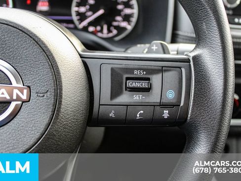 Used 2024 Nissan Rogue SV FWD image 27