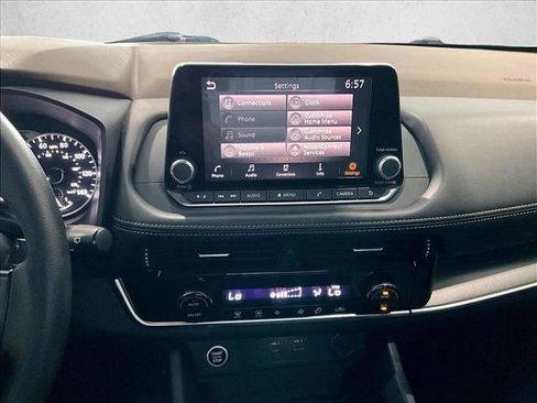 Used 2022 Nissan Rogue SV FWD image 24