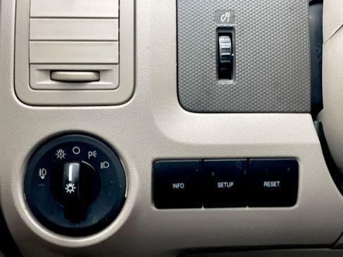 Used 2012 Ford Escape XLT image 24