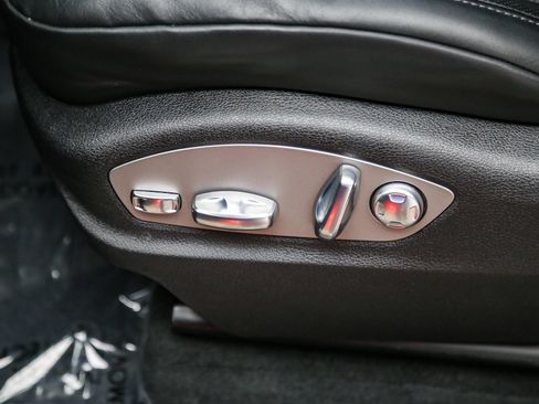 Certified 2025 Porsche Macan AWD/4WD image 25