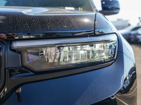 New 2025 Jeep Grand Cherokee L Altitude image 8