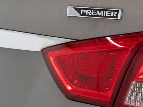 Used 2019 Chevrolet Impala Premier FWD image 16