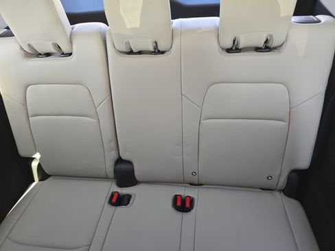 New 2026 Nissan Pathfinder SL image 18