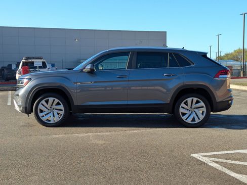 Used 2023 Volkswagen Atlas Cross Sport SE image 6