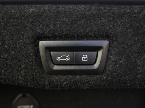 Used 2025 BMW M5 w/ Carbon Package image 13