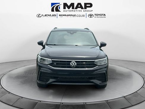 Used 2023 Volkswagen Tiguan SE R-Line AWD/4WD image 8