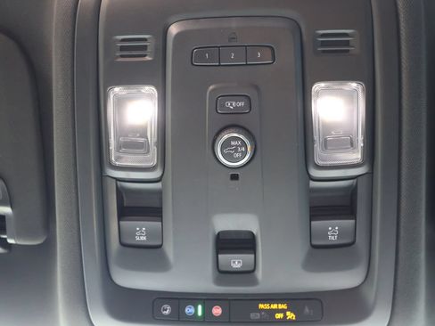 Used 2021 Chevrolet Suburban Z71 AWD/4WD image 33