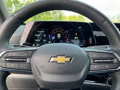 Used 2025 Chevrolet Equinox LT AWD/4WD image 29