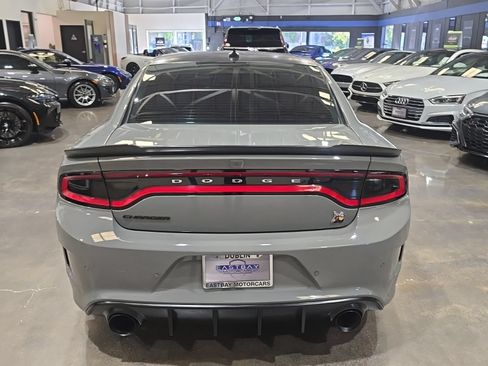 Used 2018 Dodge Charger R/T Scat Pack w/ Dynamics Package RWD image 12