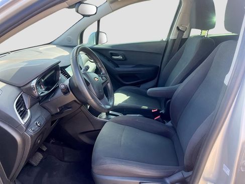 Used 2018 Chevrolet Trax LS FWD image 21