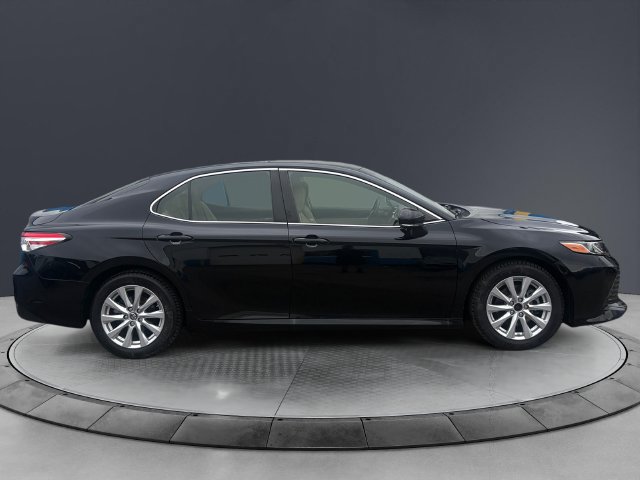 Used 2018 Toyota Camry LE w/ Convenience Package FWD image 6
