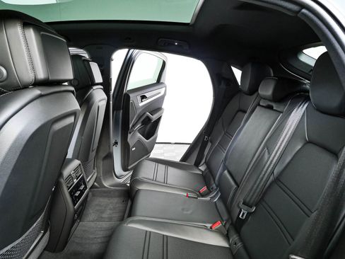 New 2026 Porsche Cayenne Coupe AWD/4WD image 22