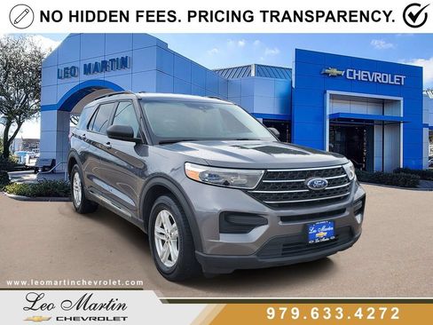 Used 2022 Ford Explorer XLT RWD image 2