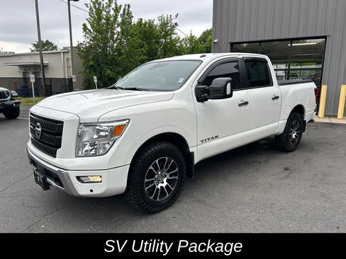 Used 2021 Nissan Titan SV w/ SV Convenience Package AWD/4WD image 9