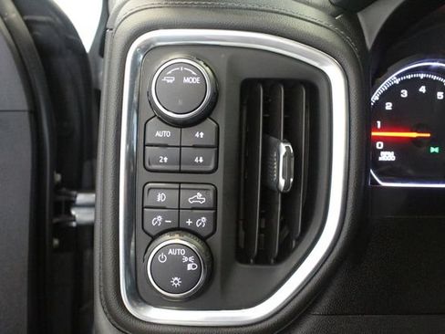 Used 2021 Chevrolet Silverado 1500 LT Trail Boss w/ Bed Protection Package AWD/4WD image 11