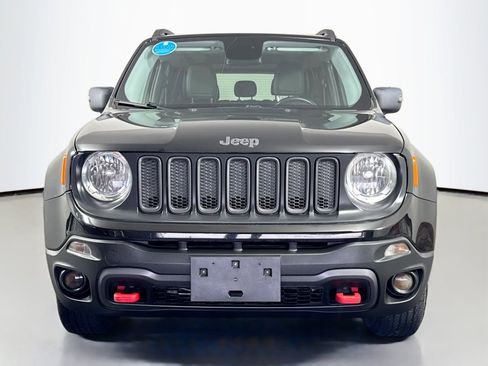 Used 2016 Jeep Renegade Trailhawk w/ Premium Trailhawk Package image 3