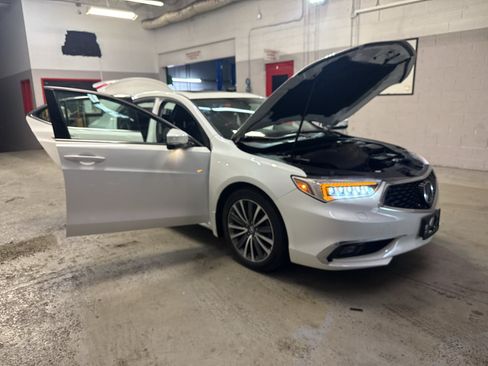 Used 2018 Acura TLX w/ Advance Package AWD/4WD image 9