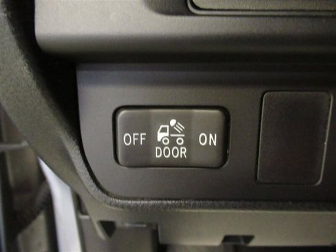 Used 2016 Toyota Tacoma SR5 image 24