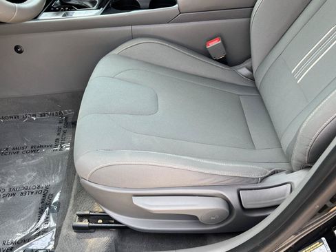 Used 2022 Hyundai Elantra SEL w/ Convenience Package FWD image 29