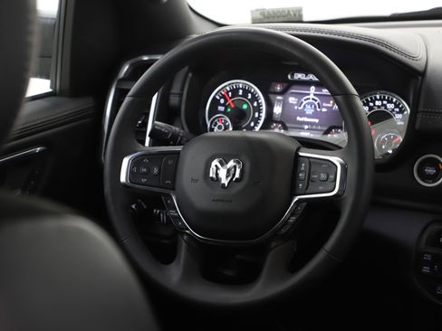 Used 2025 RAM 1500 Laramie image 16