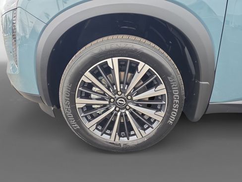 New 2026 Nissan Pathfinder Platinum image 9