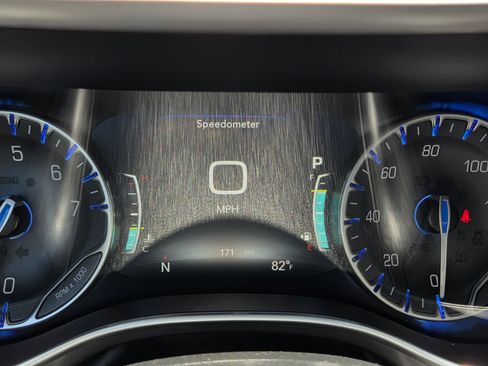 New 2026 Chrysler Pacifica Select FWD image 18