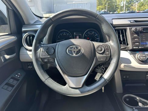 Used 2017 Toyota RAV4 XLE FWD image 12