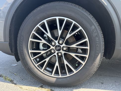 Used 2025 Ford Escape SE w/ PHEV Premium Package FWD image 18