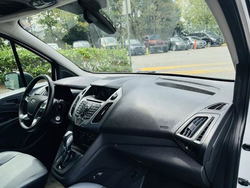 Used 2017 Ford Transit Connect XL FWD image 17