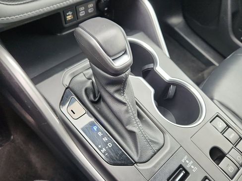 Used 2024 Toyota Highlander XLE image 24