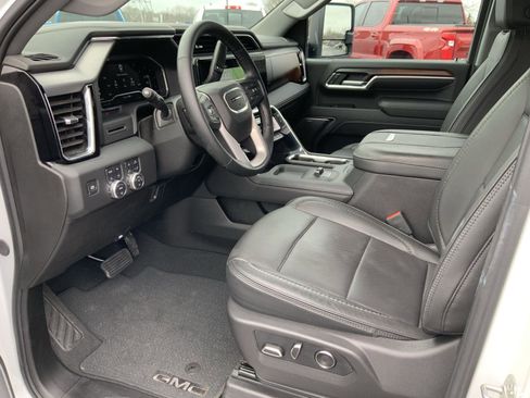 Used 2025 GMC Sierra 2500 Denali image 34