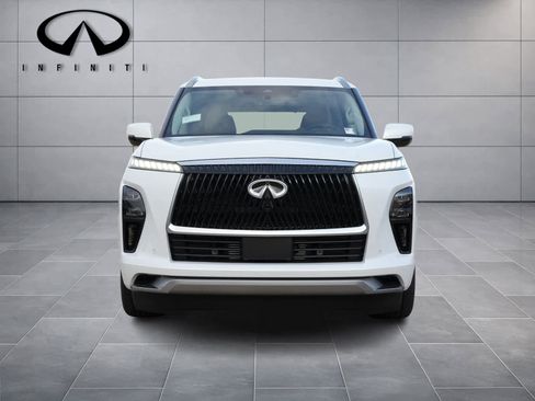New 2026 INFINITI QX80 Luxe image 2