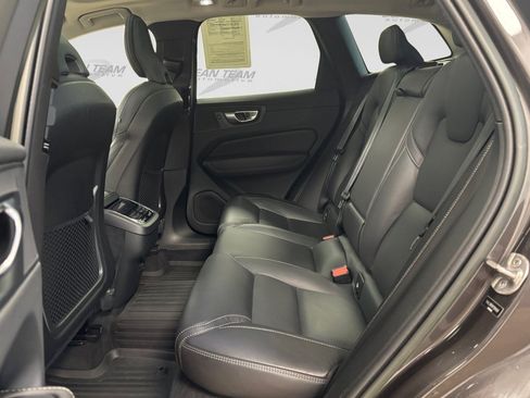 Used 2023 Volvo XC60 B5 Ultimate w/ Protection Package Premier AWD/4WD image 12
