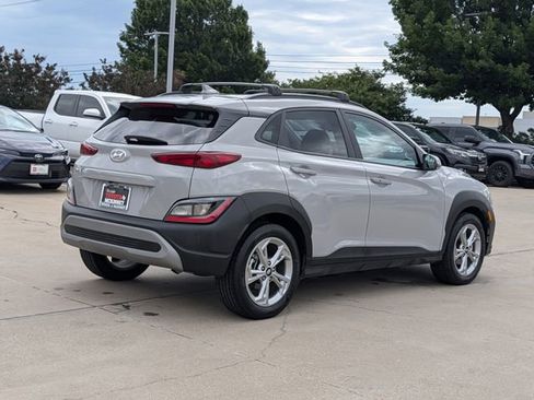 Used 2023 Hyundai Kona SEL FWD image 6