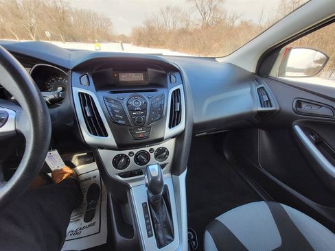 Used 2012 Ford Focus SE w/ SE Sport Pkg image 19