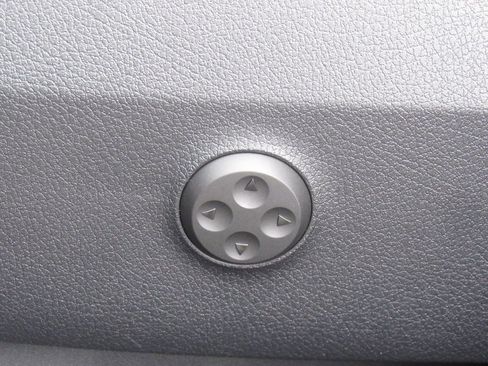 New 2026 Mercedes-Benz GLC 300 4MATIC image 11