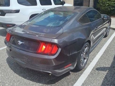 Used 2016 Ford Mustang Coupe RWD image 5