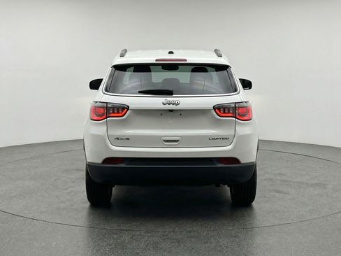 Used 2025 Jeep Compass Latitude AWD/4WD image 7