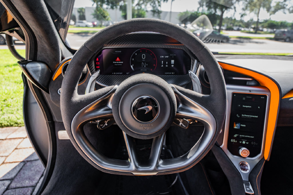 Used 2024 McLaren 750S RWD image 21