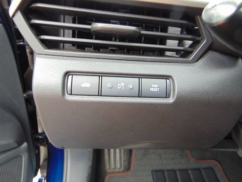 Used 2024 Nissan Altima 2.5 SR FWD image 19