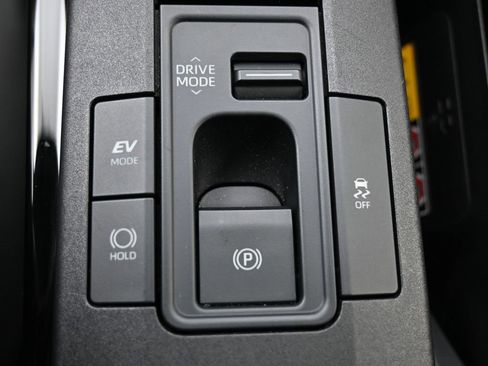 Used 2024 Toyota Prius XLE image 29