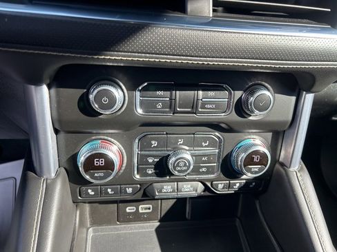 Used 2023 GMC Yukon SLT image 25