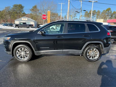 Used 2019 Jeep Cherokee Latitude Plus image 4