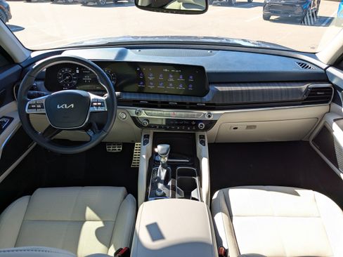 Used 2024 Kia Telluride SX w/ Towing Package image 17